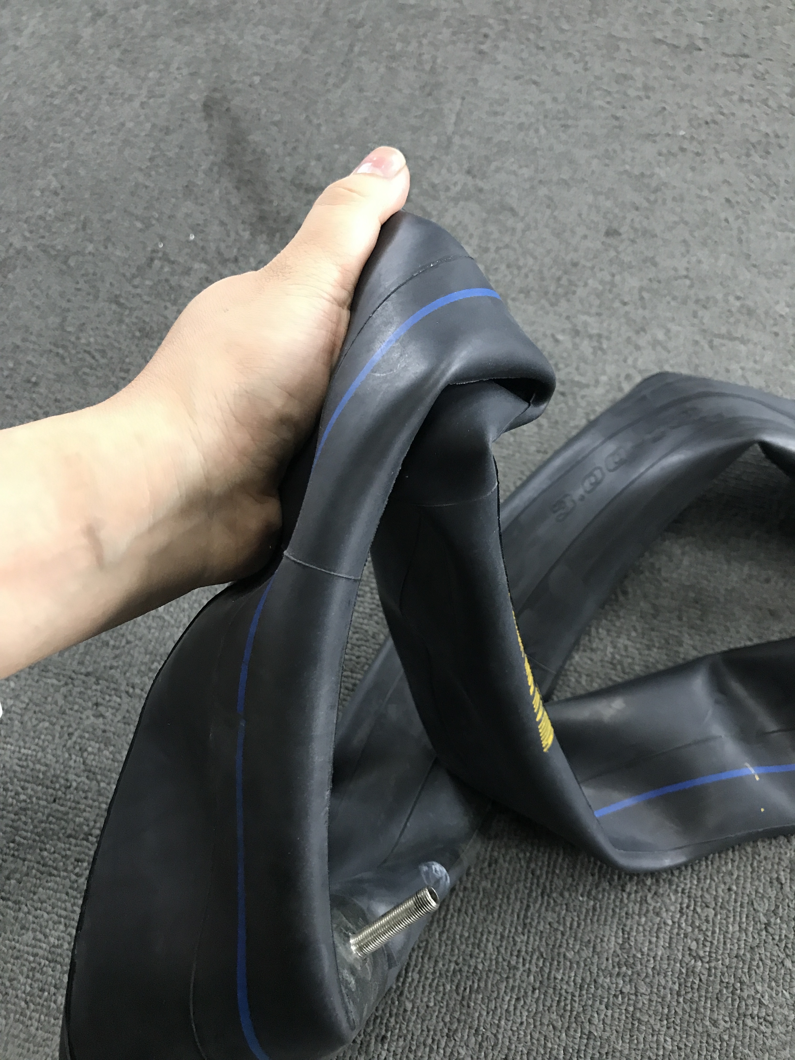 Super quality 275/300-17 275/300-18 250-17 410-17 410-18 275/300-21 hot sell Butyl tube  Natural inner tube for motorcycle