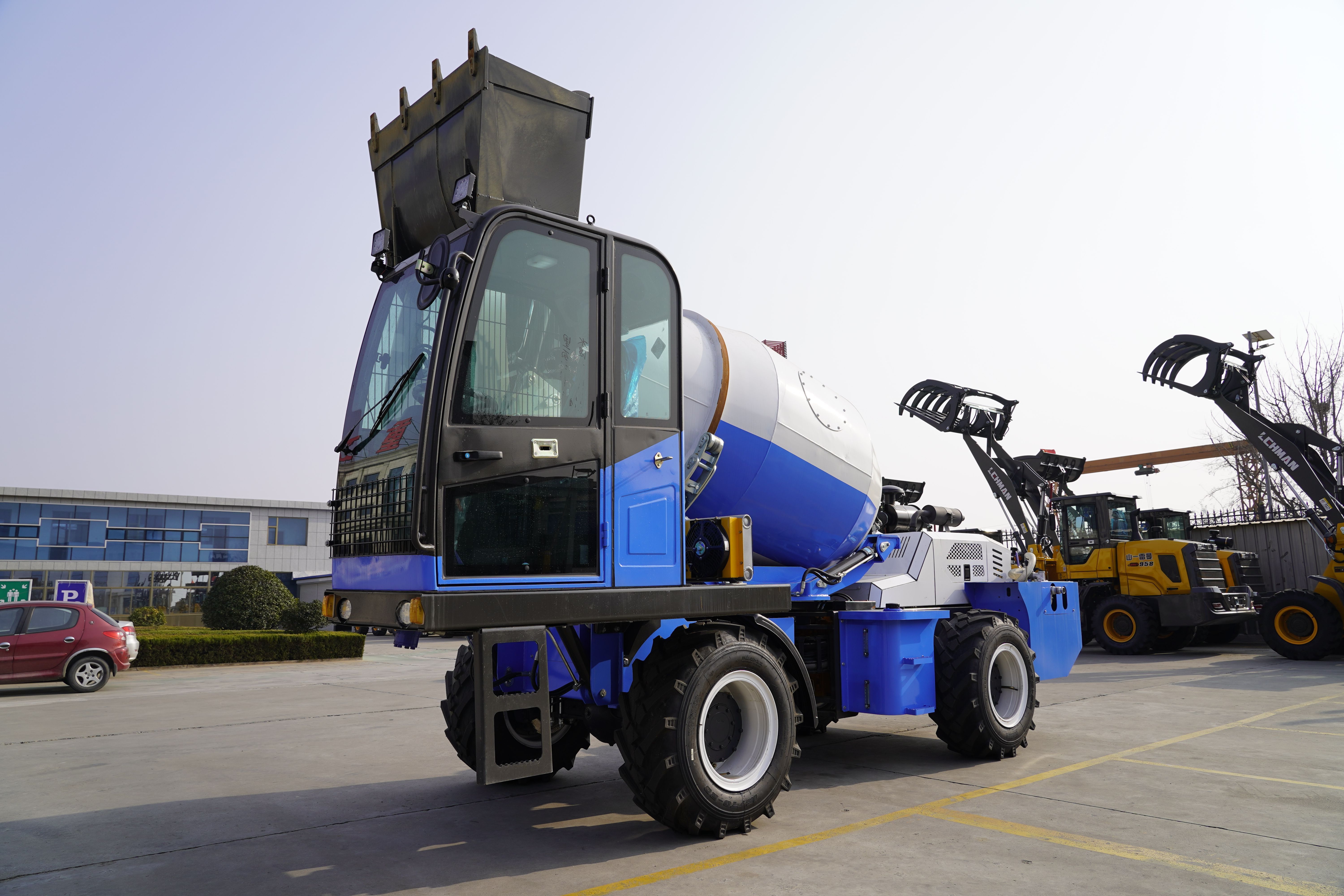 High Quality Mini Portable China Self Loading 13 M3 Concrete Mixer lehman350