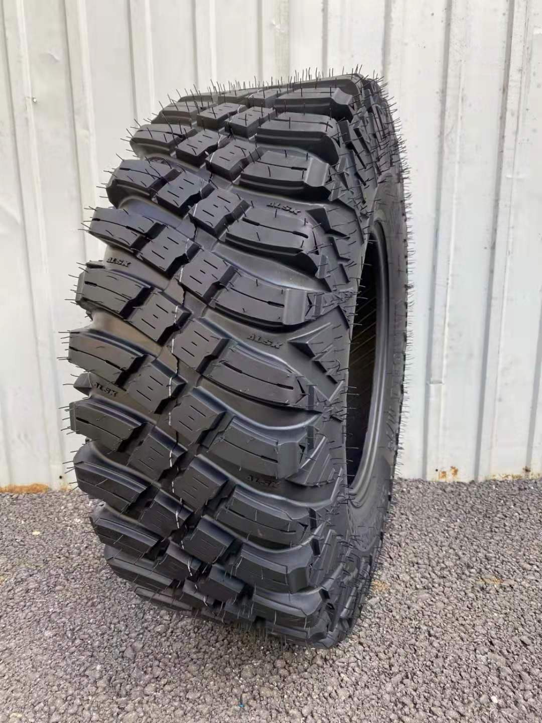 Solid And Durable P245/75R16 111T  P255/70R16 111T Tractor At Tires