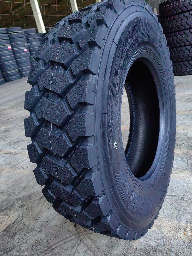 Modern Design 9.00R20-16PR 10.00R20-18PR wear-resisting truck tire black