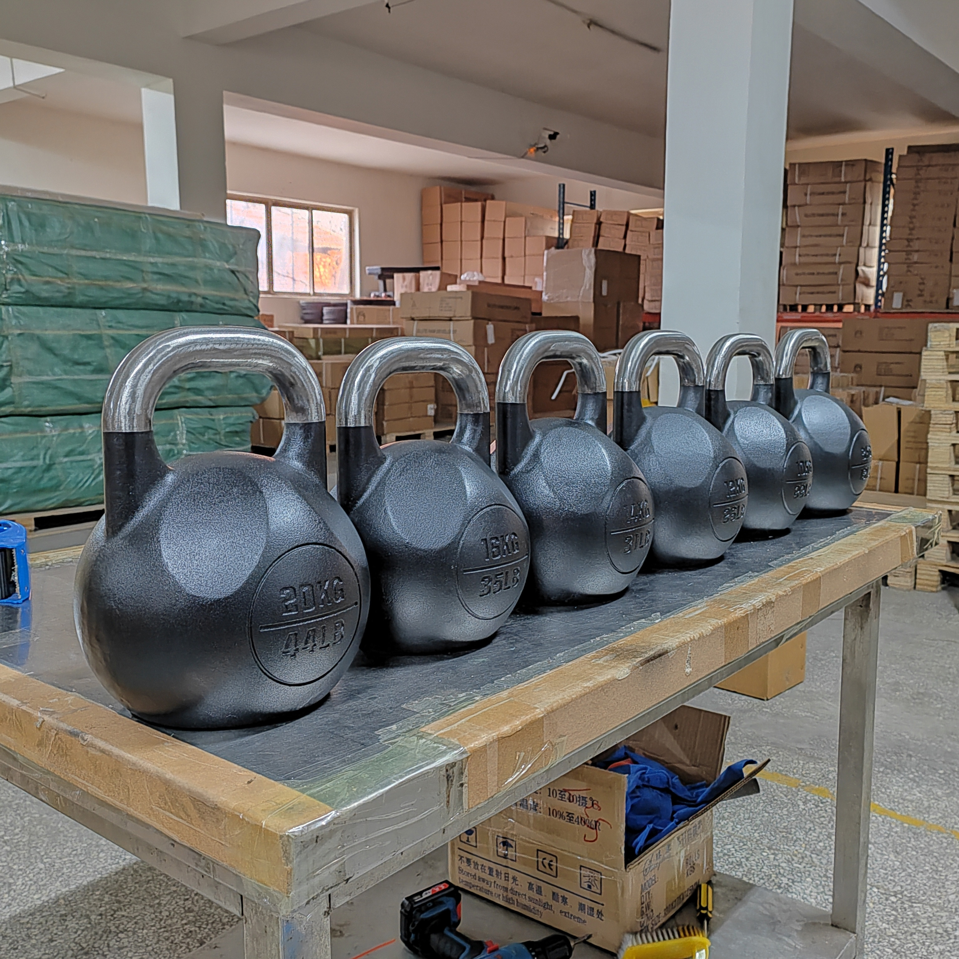 OEM ODM Black casting iron Kettlebell with high quality for weightlifting competition powder coated kettlebell