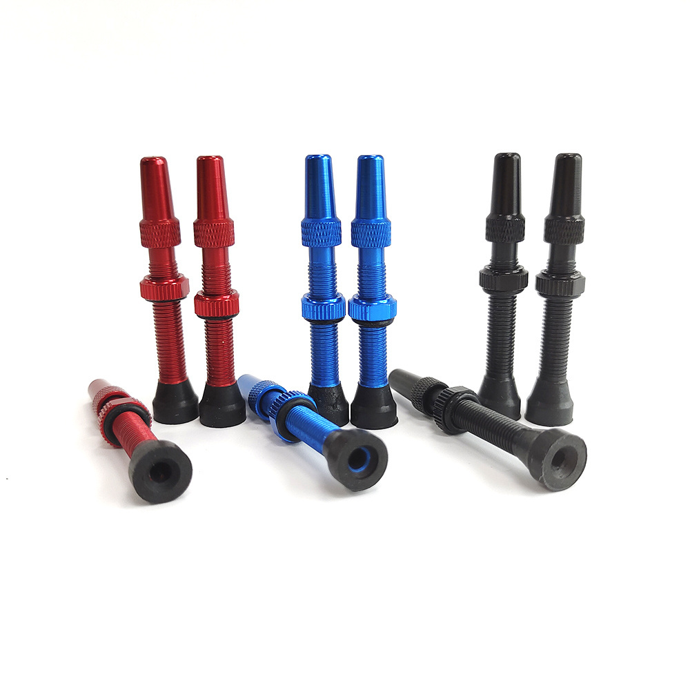 Tubeless valve core removal tool for presta and schrader valves