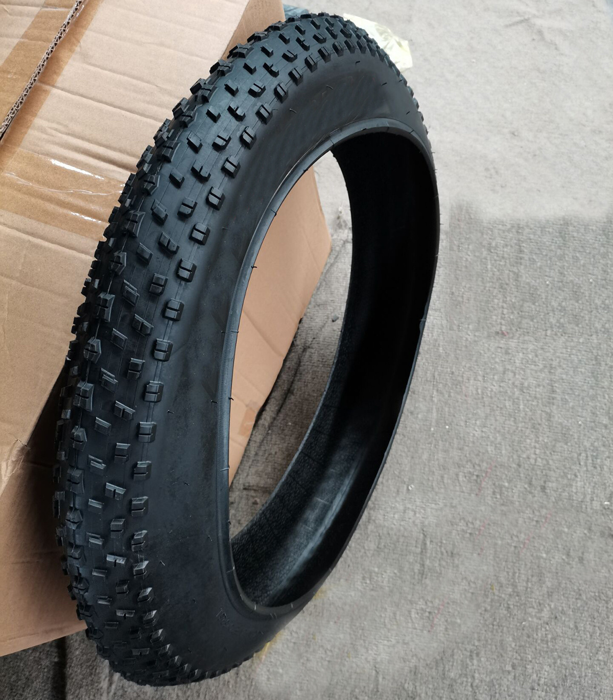 Good quality Color Fat Tire 24x3.0 26x3.0 BMX bike tyres Factory