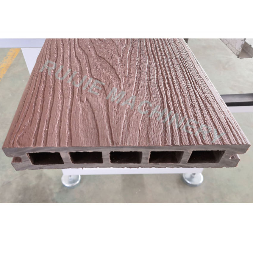 Modern Design PE WPC Brushed Wpc Fence Wood Plastic Composite Panels Garden Board Making Machine Supplier