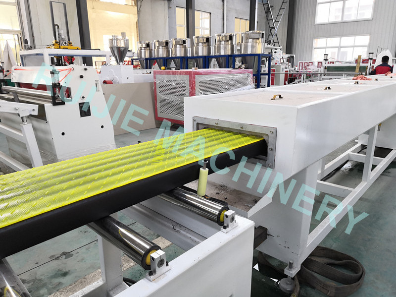 HDPE Ocean Pedal Extrusion Production Machine/HDPE breeding sea board making machine