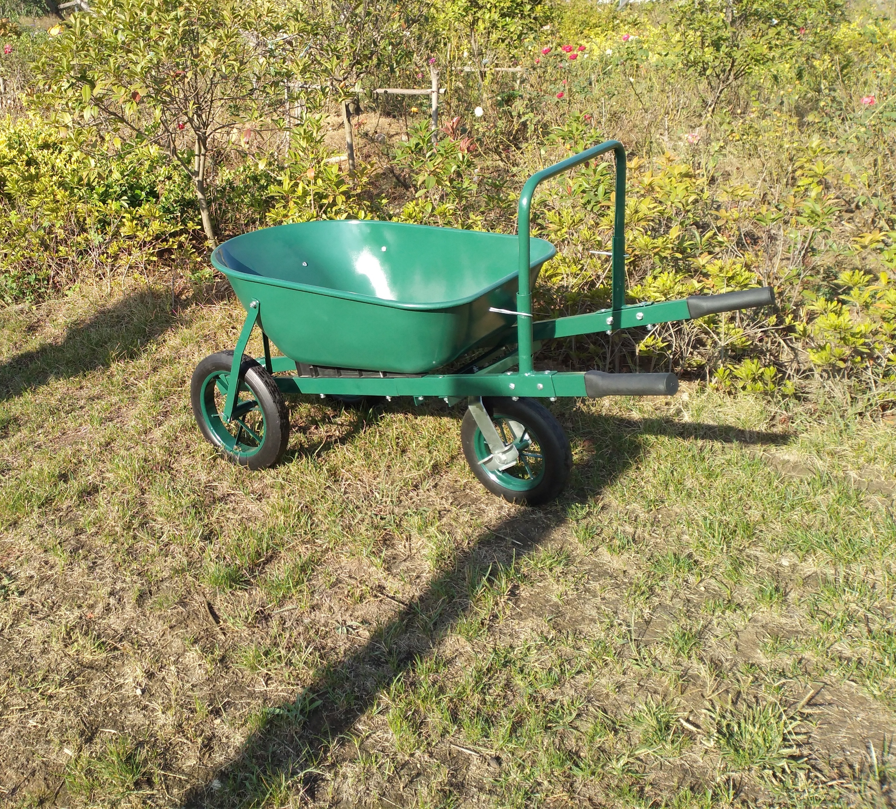 Three wheels wheelbarrow Contractor wheel barrow heavy duty garden construction wheelbarrow