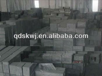 Vibrating extruded molded isotropic graphite blocks bricks