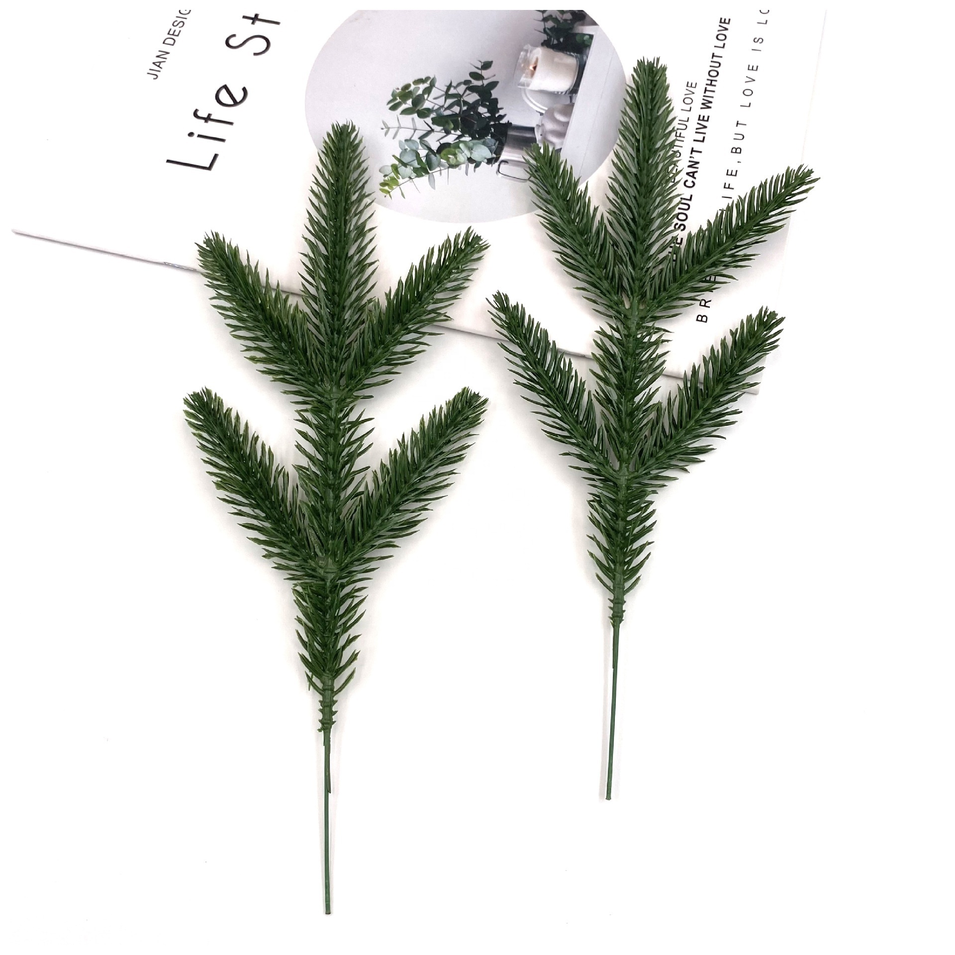 Hot Sale Artificial Christmas Tree Pine Needle Pe Branch Pick