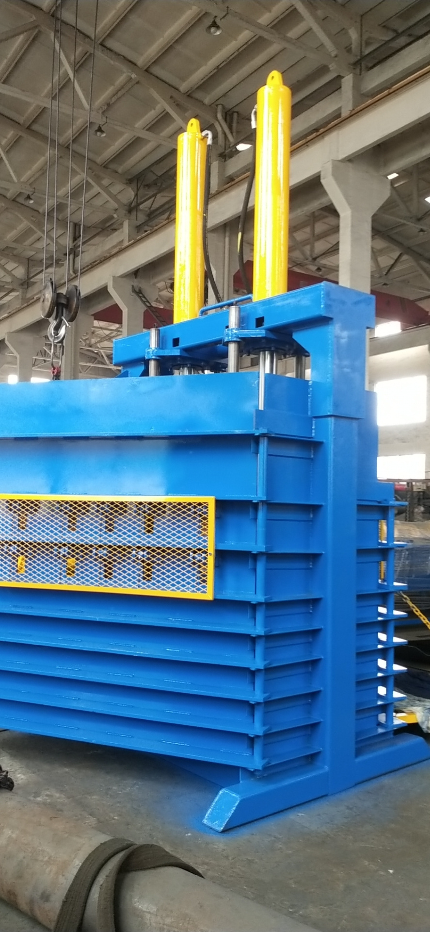 Waste Tire Recycling Machine / Used Tire Baler