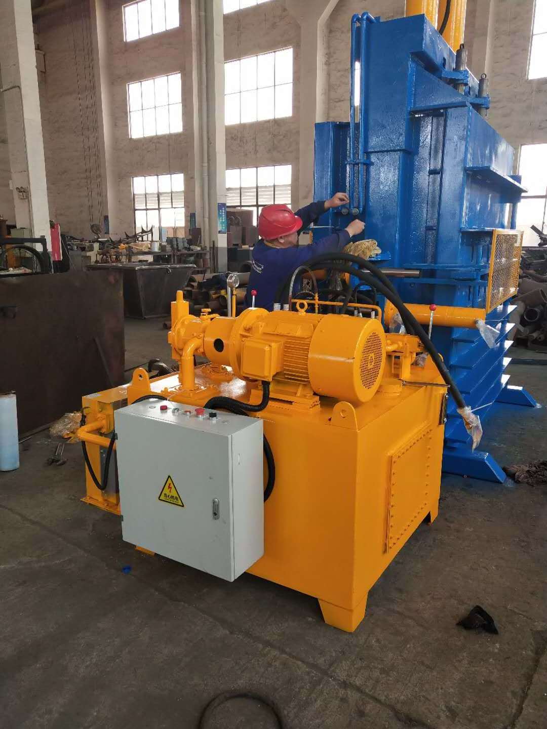 Waste Tire Recycling Machine / Used Tire Baler