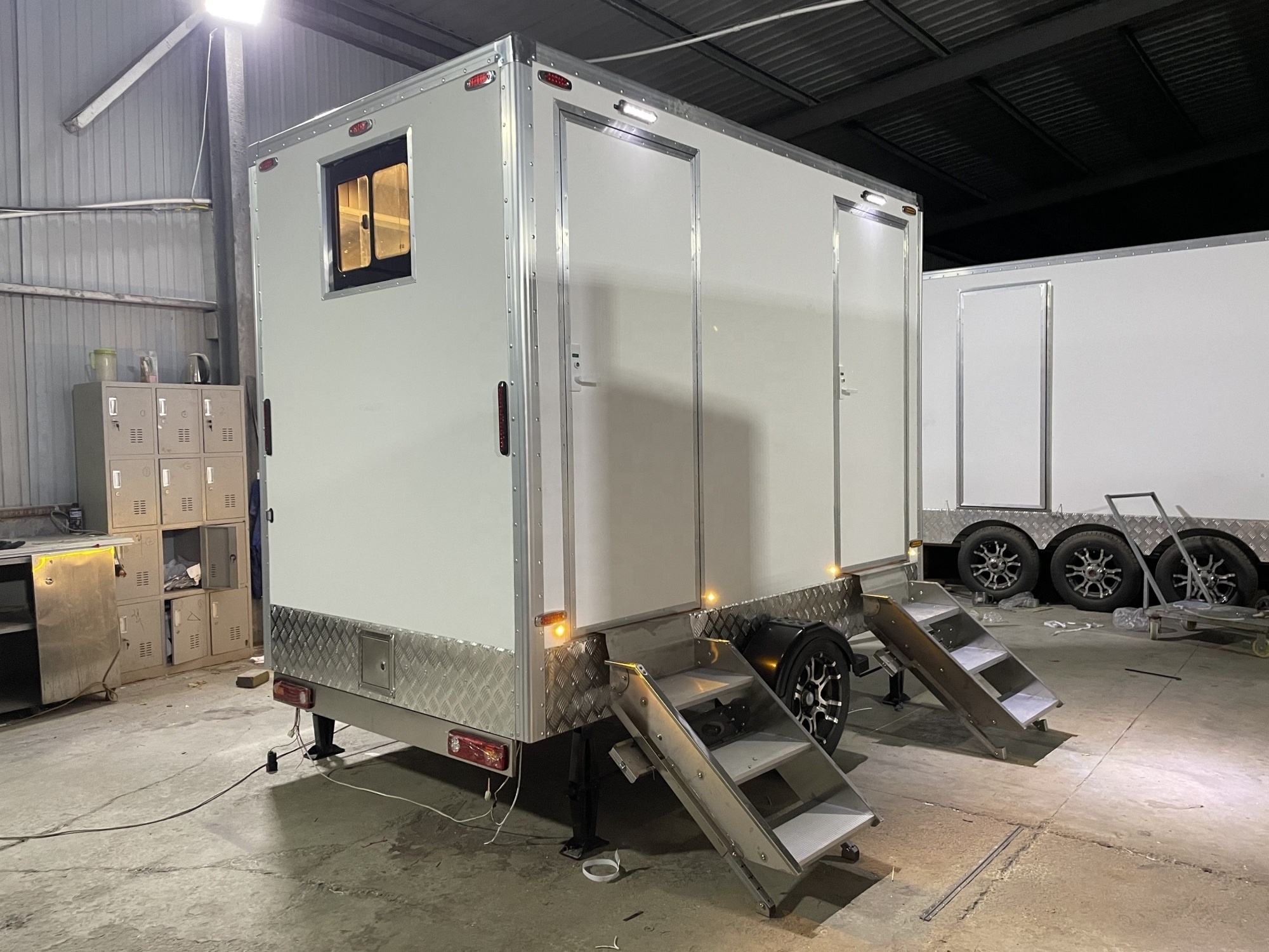 TUNE 2 Station Mobile Restroom Trailers Portable Toilet Business for sale