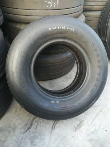 High performance used airplane tire as for a ship fender