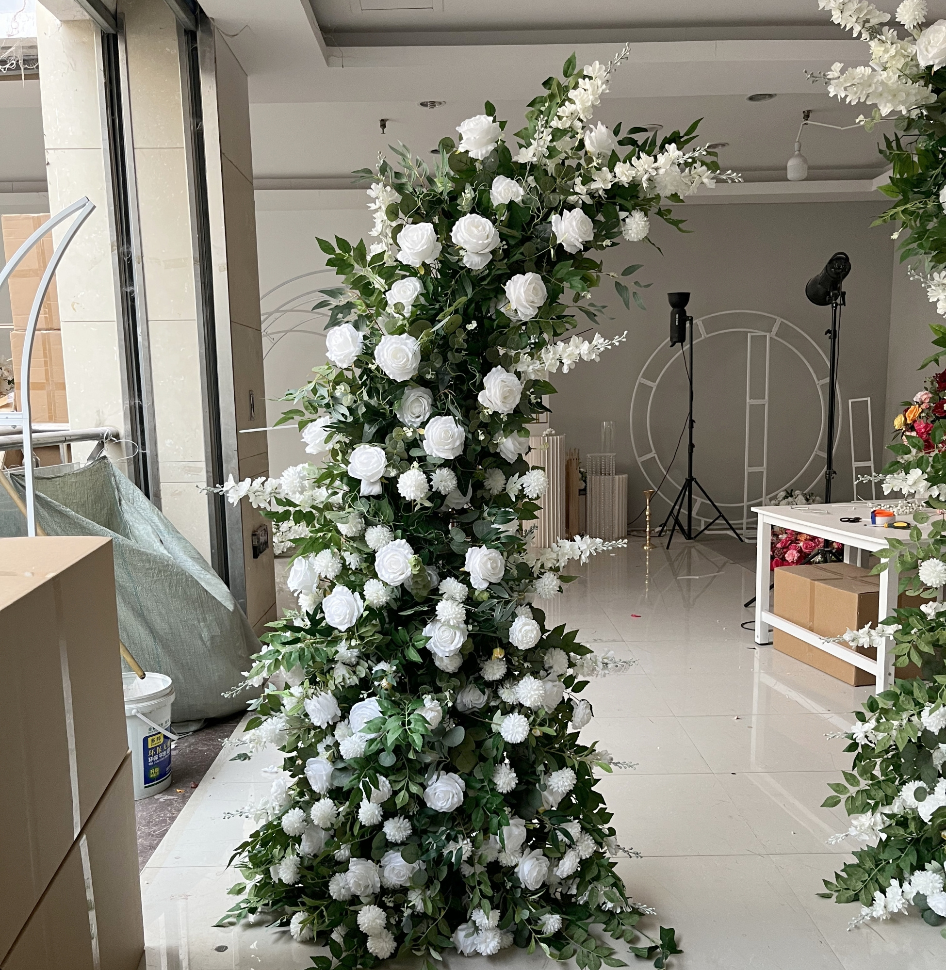 Wedding Decoration Supplies Fake Greenery Centerpiece White Roses Artificial Flowers Wedding Floral Arch Decoration