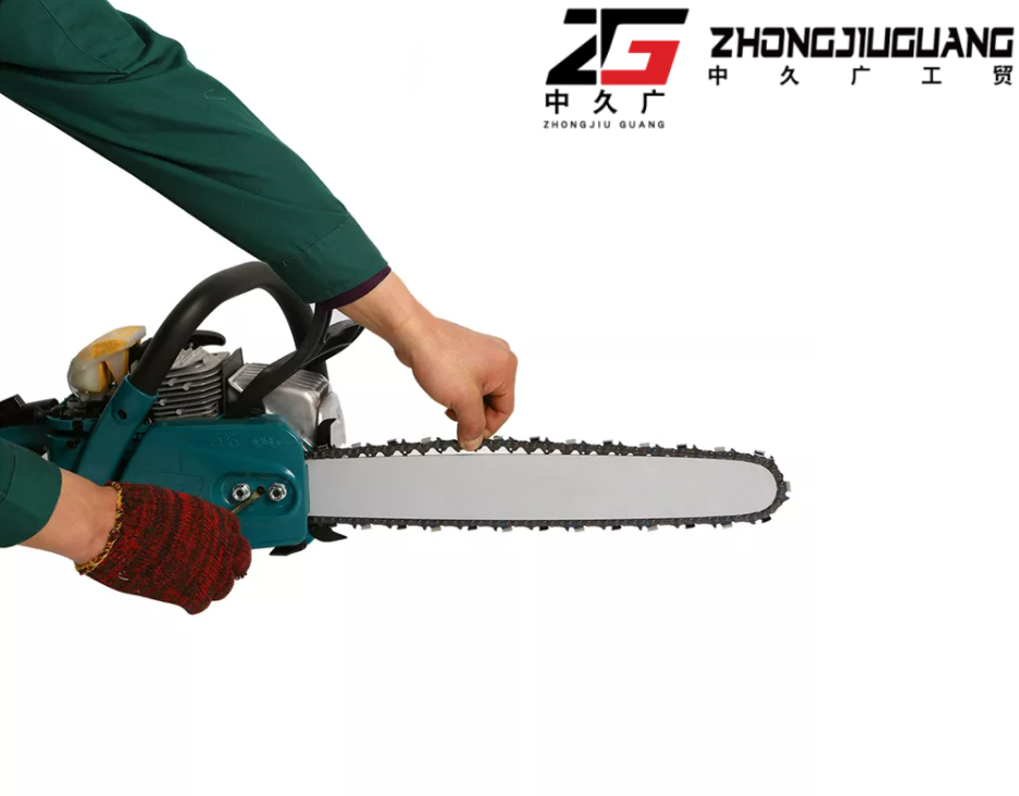 New bestselling wood cutting chain saw 3000W 2 stroke gasoline chainsaw Chinese chainsaw