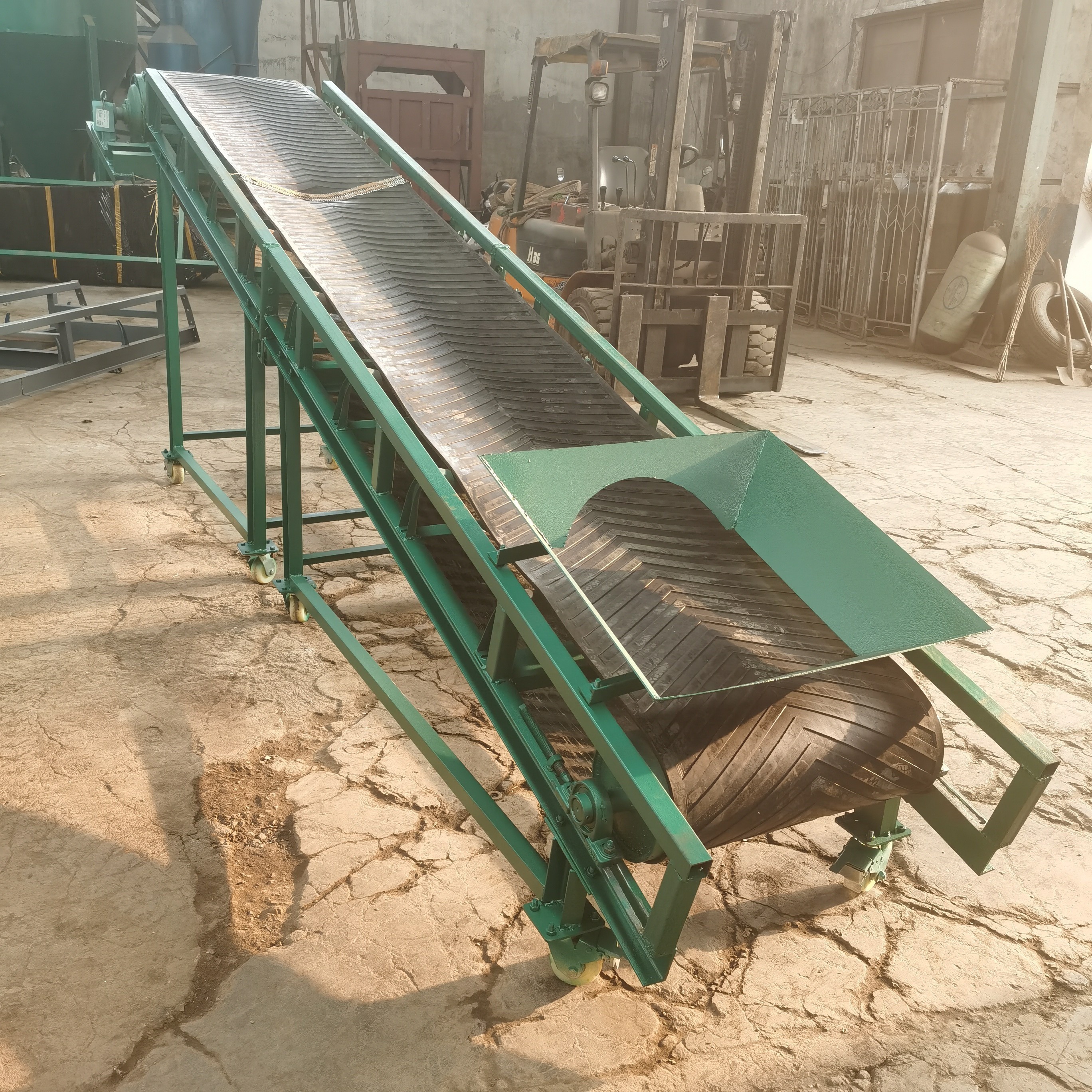 Bagged cassava starch handling car belt conveyor Belt conveyor for cement loading and unloading trucks