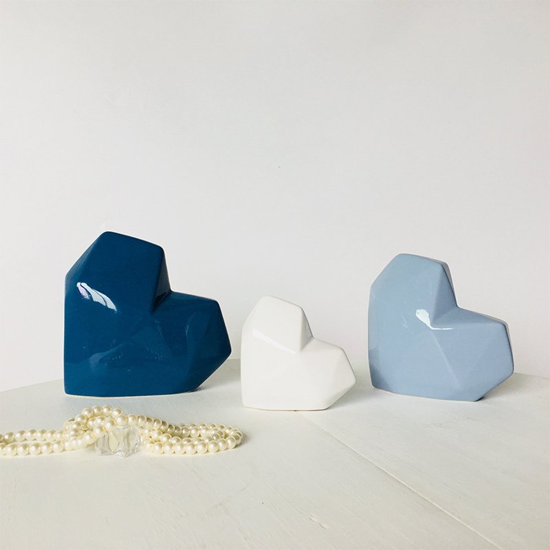 Hot Popular blue heart object Ceramic Decoration of House Interior