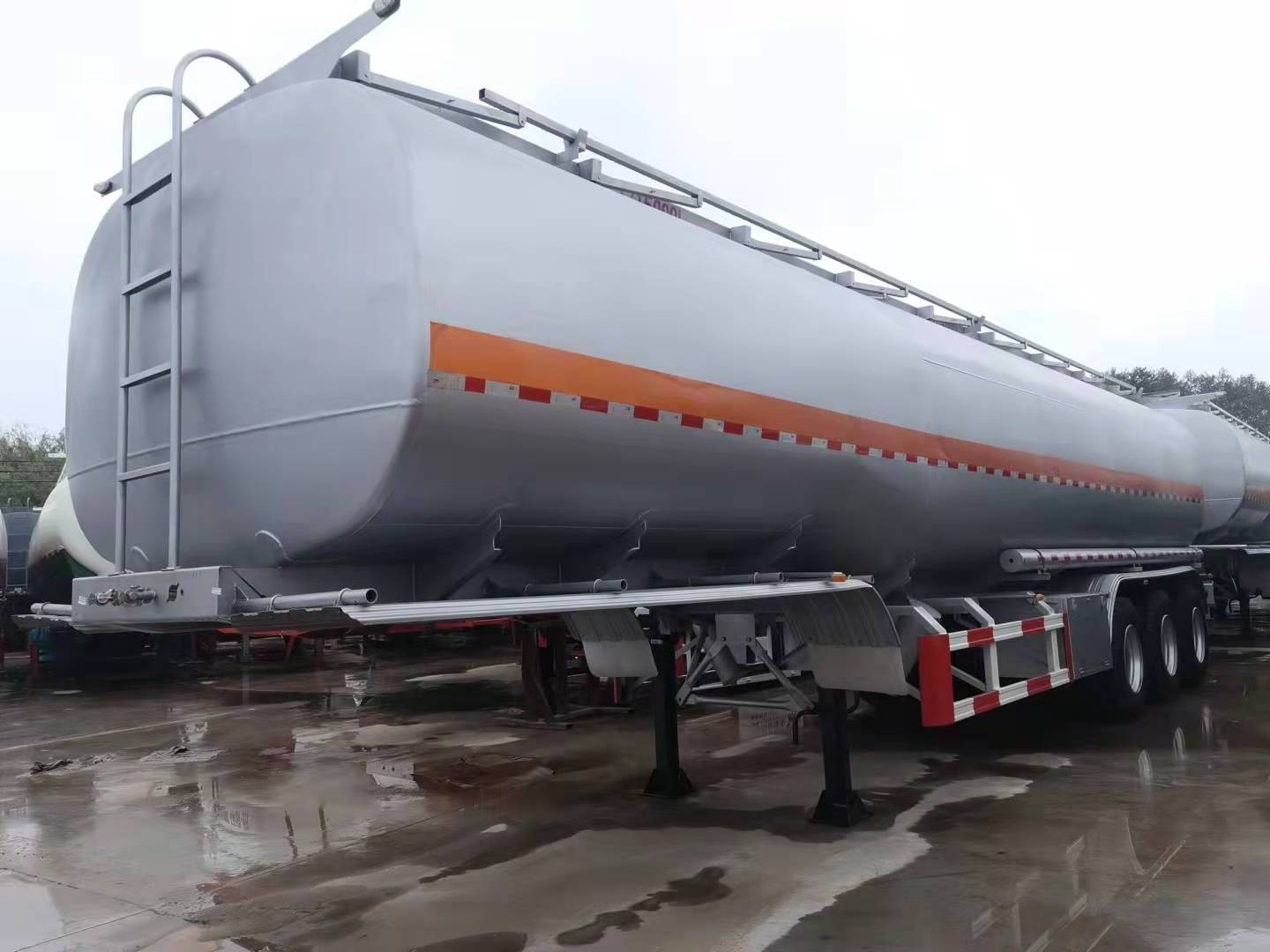 3 Axles Liquid Container Bulk Ships Truck Trailer Tractor Heavy Duty Drum Utility Trailer Oil Fuel Semi Trailer Tanker