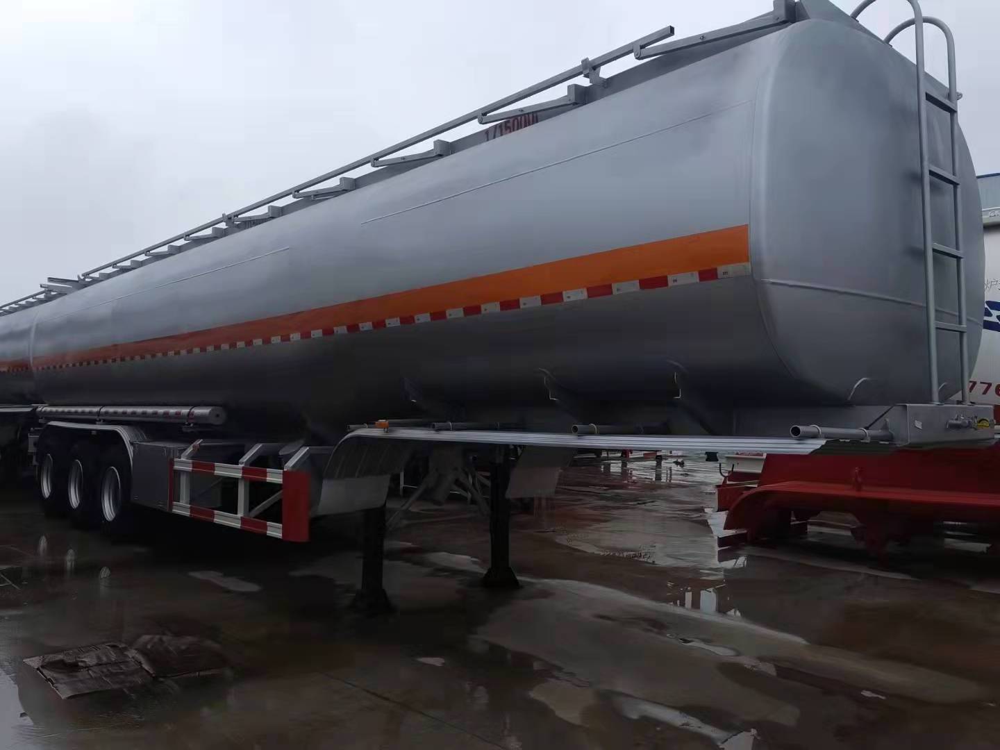 3 Axles Liquid Container Bulk Ships Truck Trailer Tractor Heavy Duty Drum Utility Trailer Oil Fuel Semi Trailer Tanker