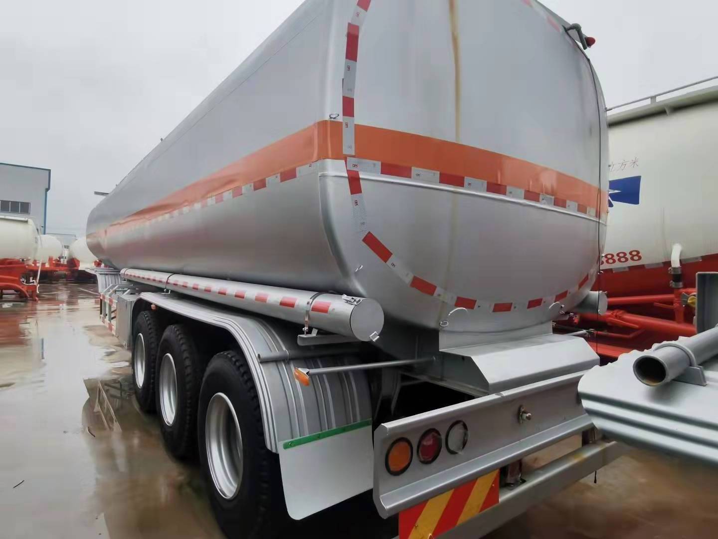 3 Axles Liquid Container Bulk Ships Truck Trailer Tractor Heavy Duty Drum Utility Trailer Oil Fuel Semi Trailer Tanker