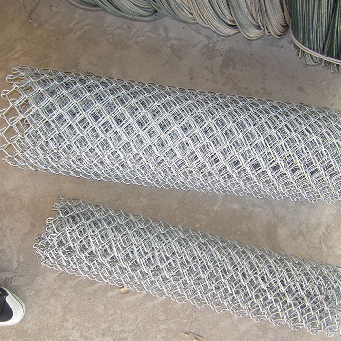 Wholesale chain link fence jamaica/chain link fence kenya chain link fencing china/galvanized chain link fence wire mesh