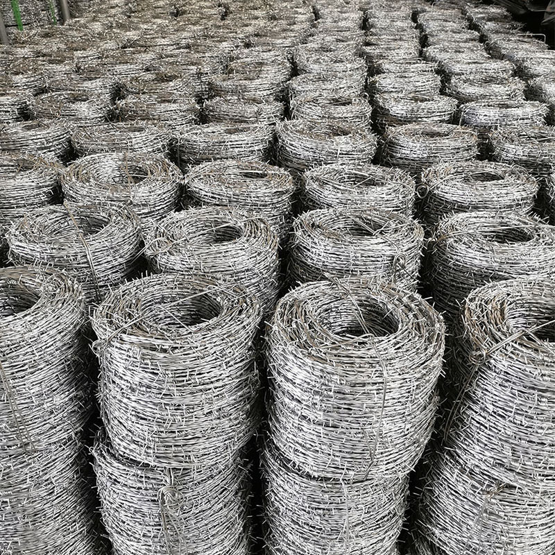 High quality and low price galvanized barbed wire 500m/1000m per roll