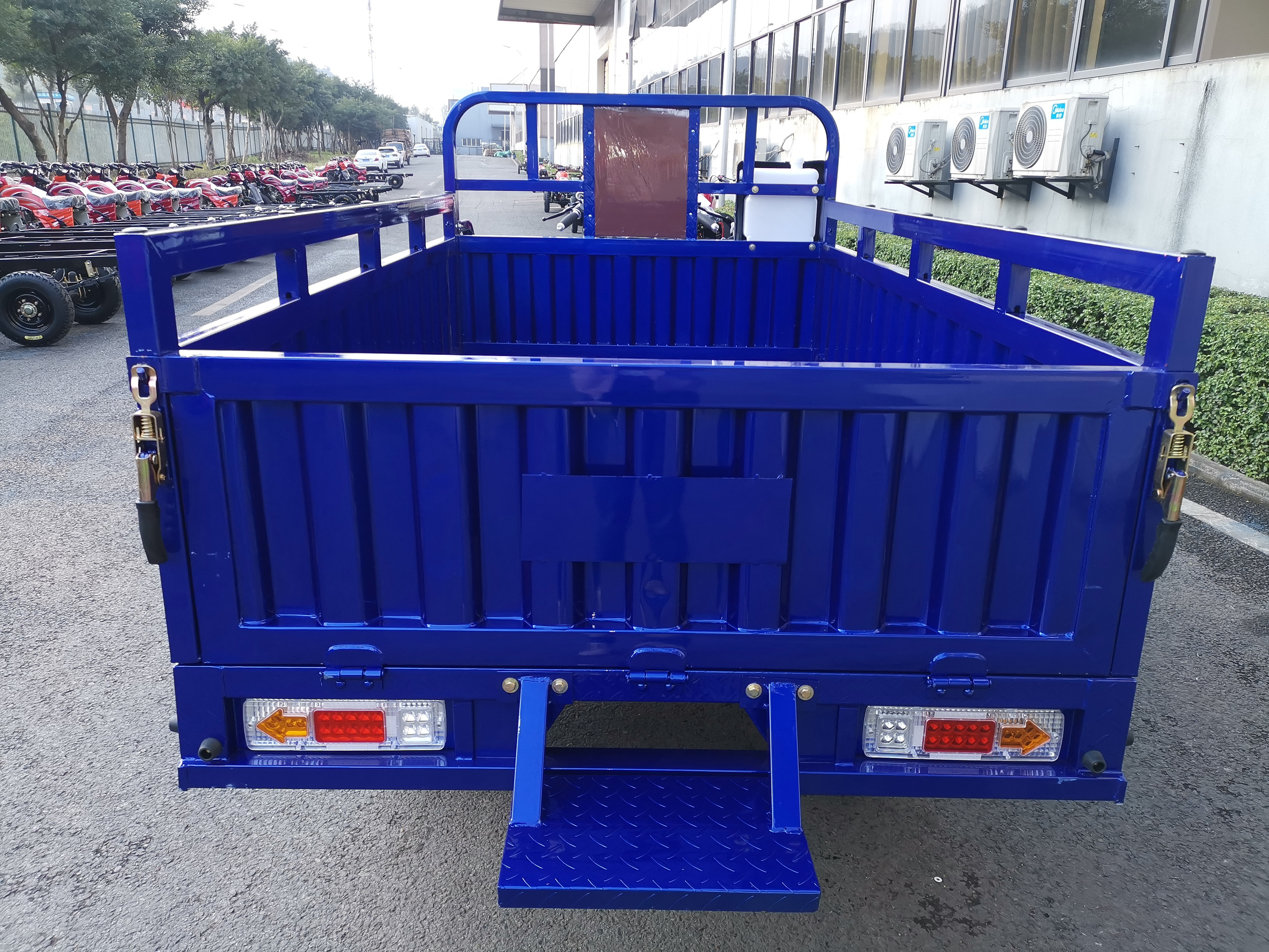 CHINA HOT SALE 200CC motor  cargo triciclo para adultos carga for sale