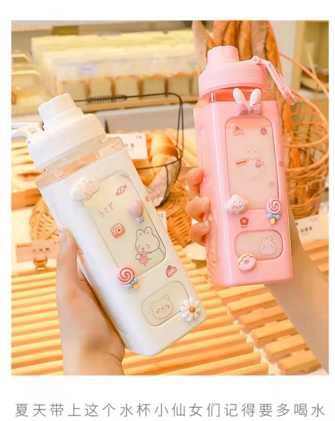 Summer 3d Sticker Design 700ml Sport Bottle Kawaii Plastic Pastel Water Bottle With Straw cute girls With sticker