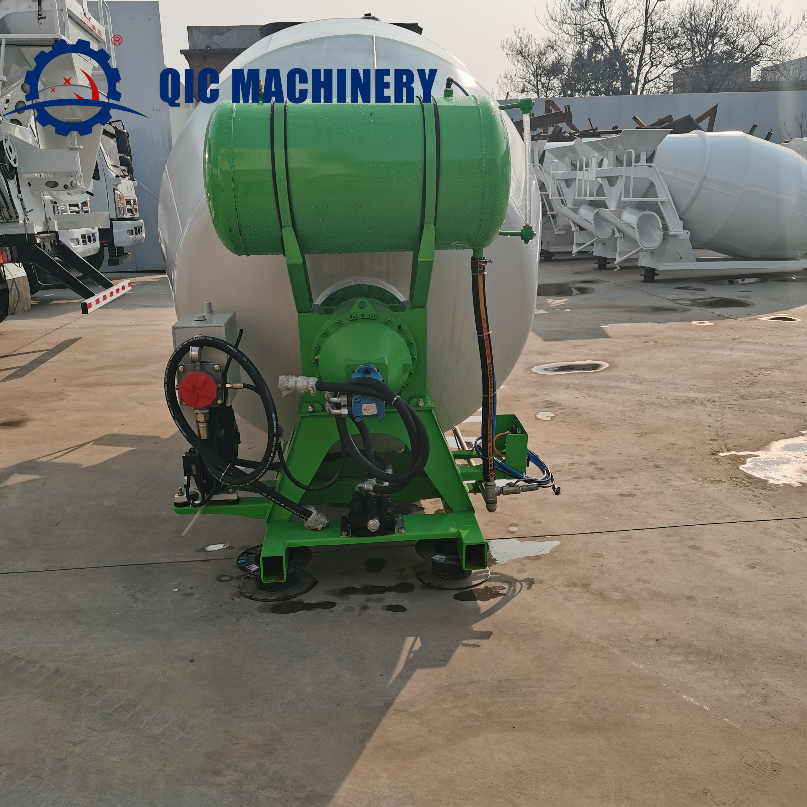 QIC self loading concrete mixer truck Cement Mixer Tank fully automatic 9cbm 6*4 Concrete Mixer Truck For Sale