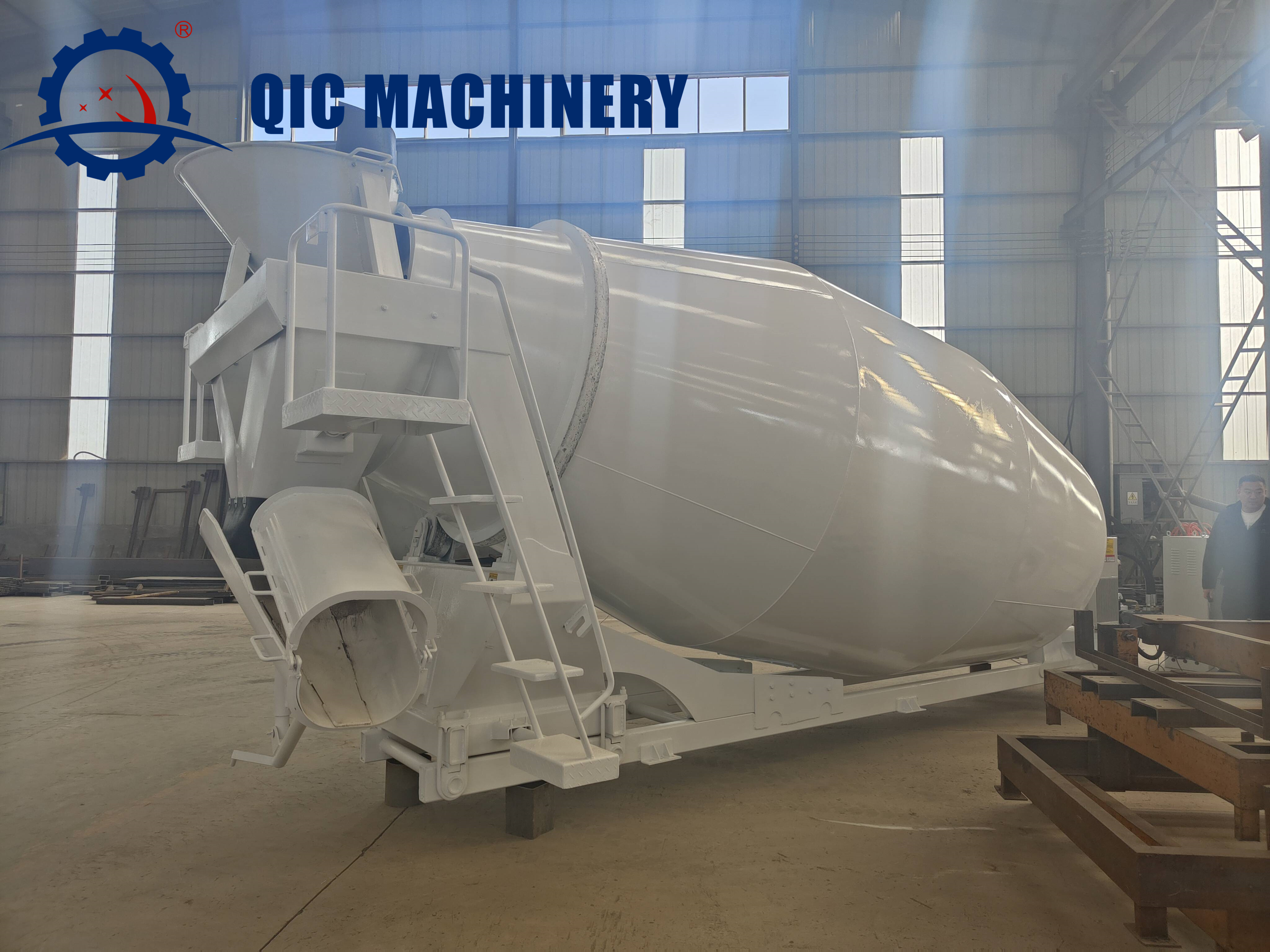 QIC self loading concrete mixer truck Cement Mixer Tank fully automatic 9cbm 6*4 Concrete Mixer Truck For Sale