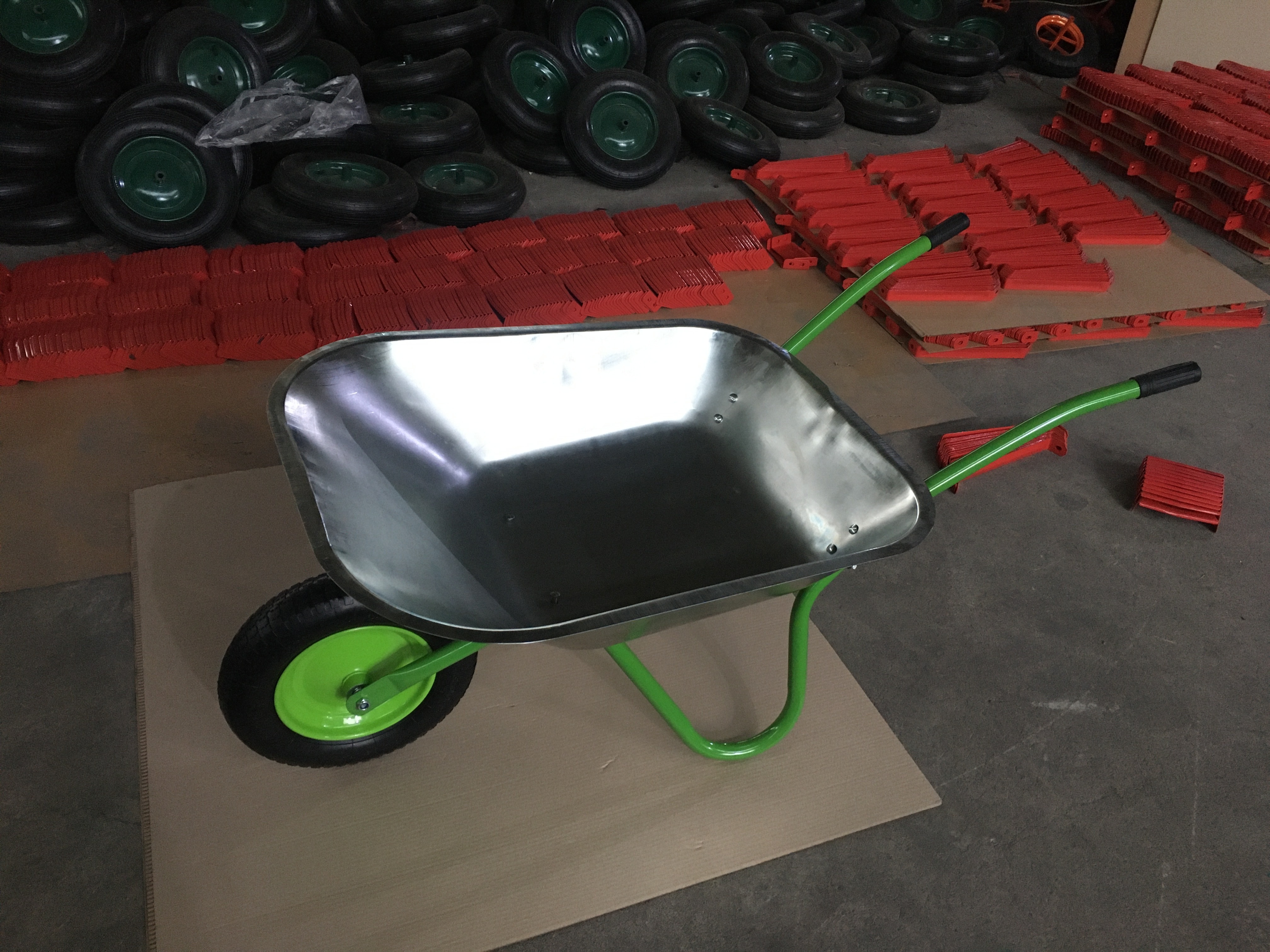 Wheelbarrow WB6203 Product For Garden Building Construction Cheaper Price Heavy Duty Metal Tray 150kg Wheel Barrow