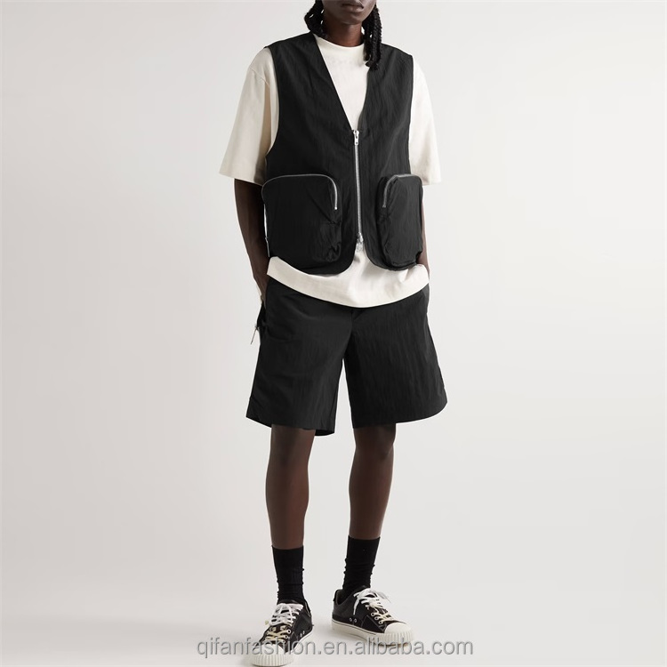 Custom V neck 2 patch pockets utility gilet crinkled shell cargo vest for men