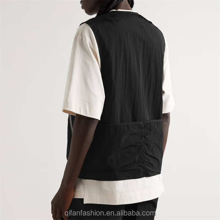 Custom V neck 2 patch pockets utility gilet crinkled shell cargo vest for men