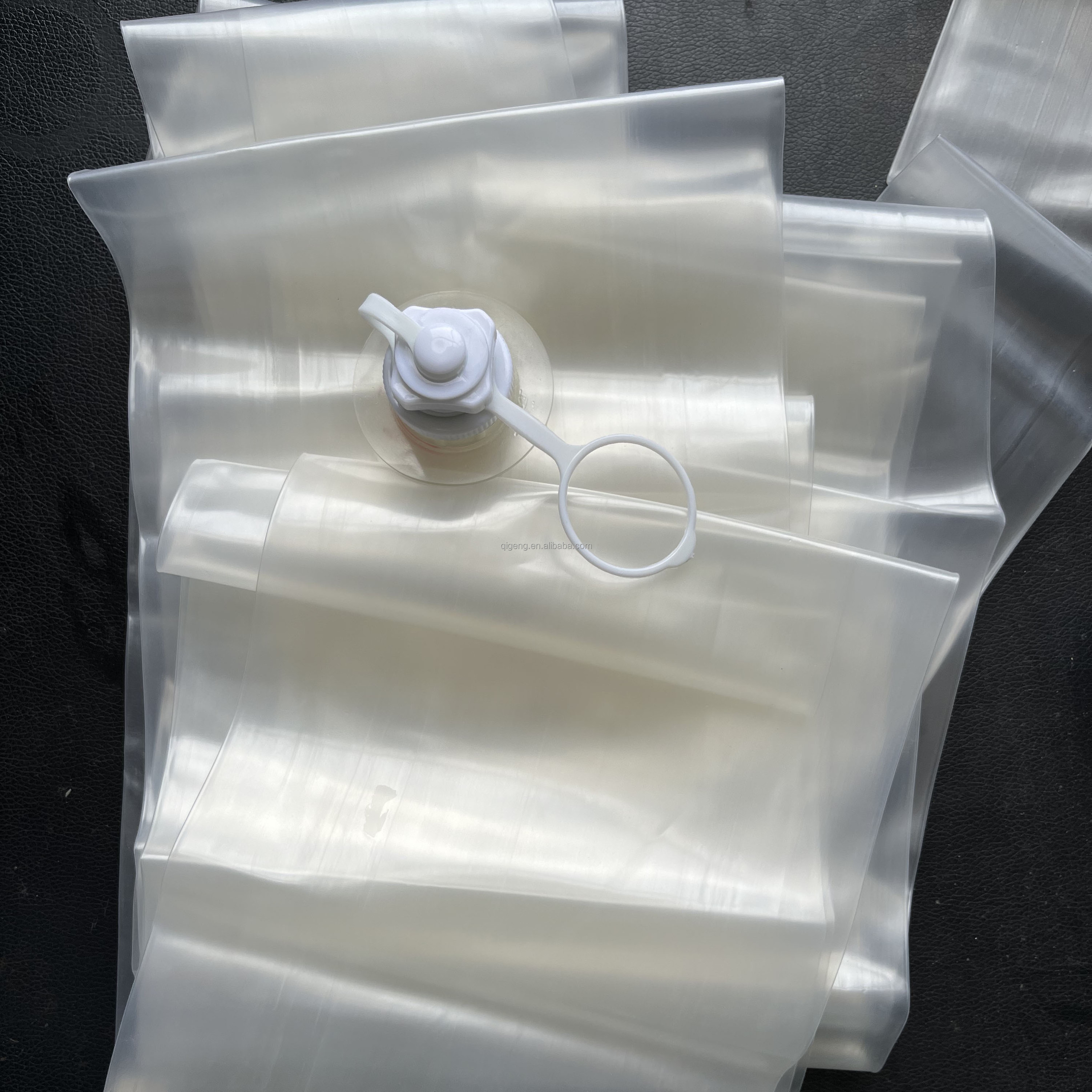 Factory price Qigeng  High Performance  one-piece reducing diameter TPU Film wing foil bladder