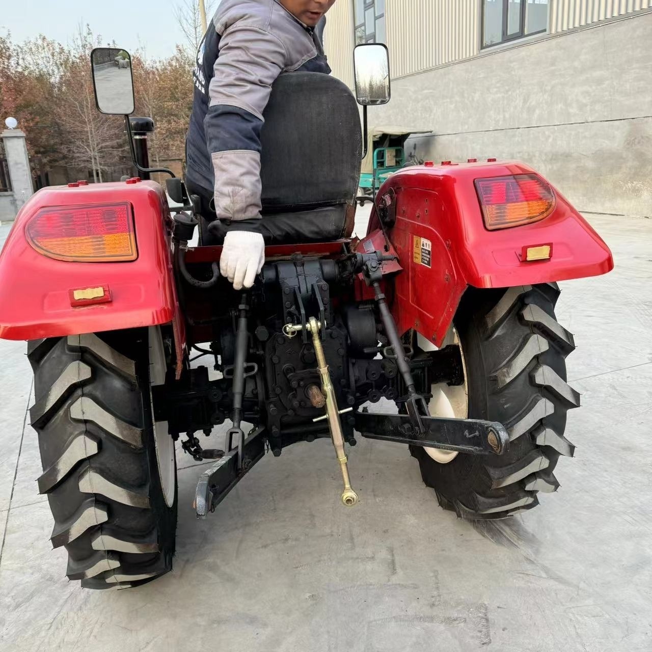 DONG FENG DF404B USED FARM TRACTOR  WITH GOOD QUALITY