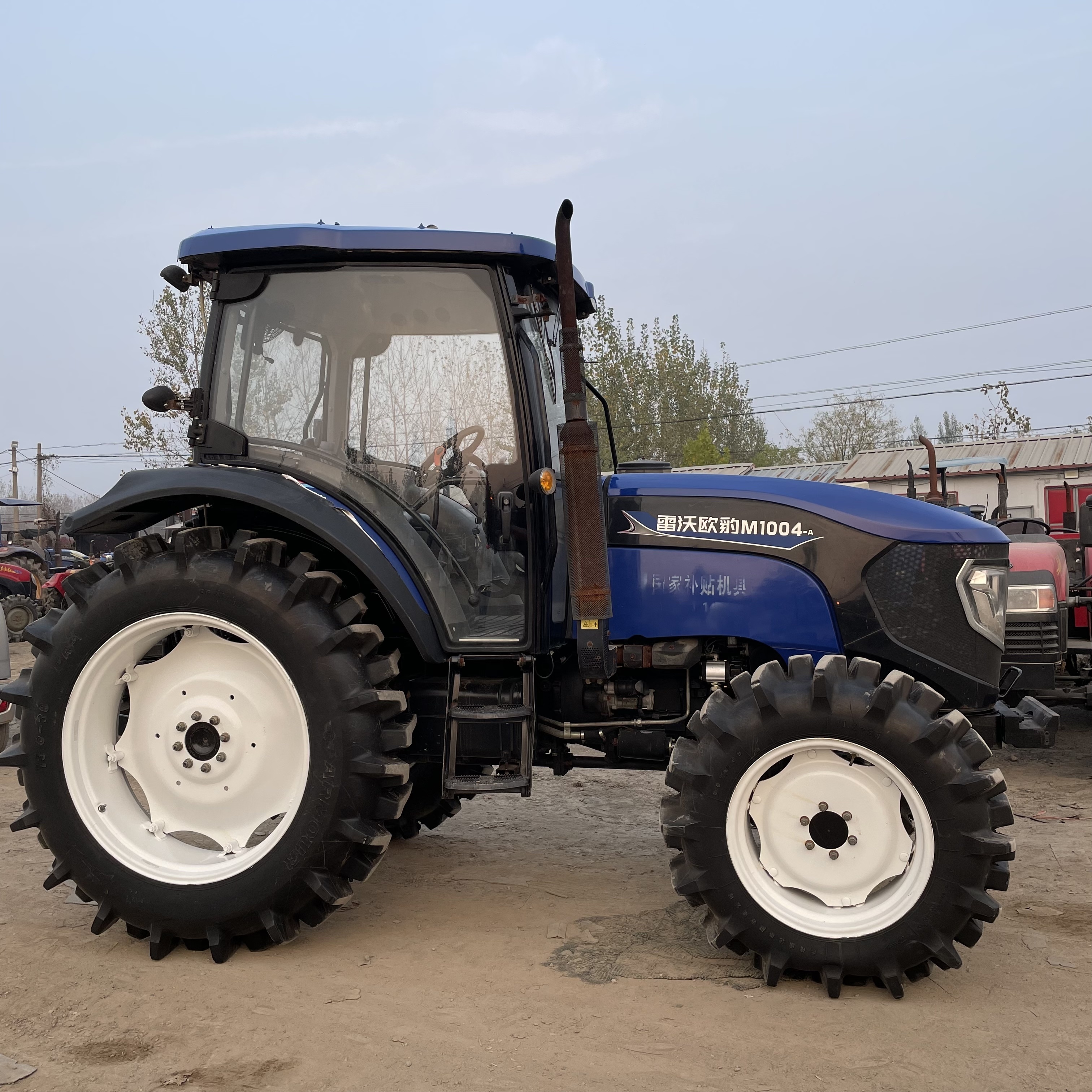 Lovol M1004-a 100hp Big Horsepower And Multifunctional Farm Tractor With Mud Wheel