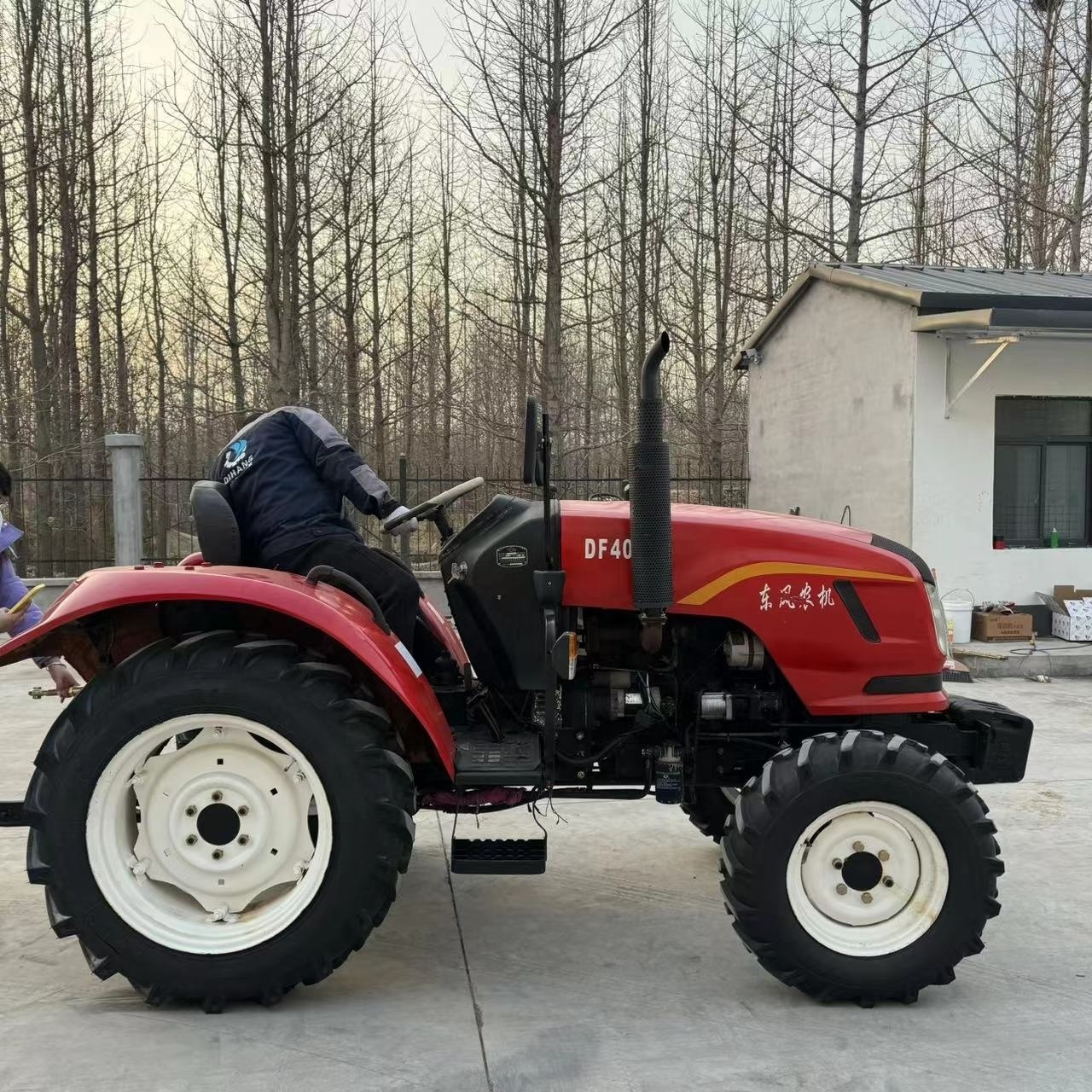 DONG FENG DF404B USED FARM TRACTOR  WITH GOOD QUALITY