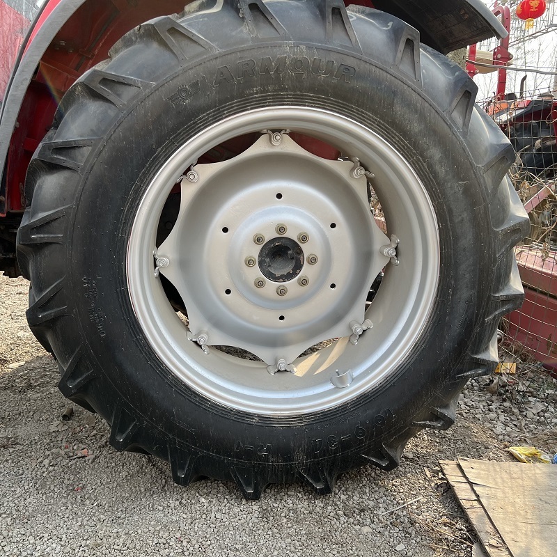 Cheap YTO LX904 4 wheel drive used farm tractors for agriculture