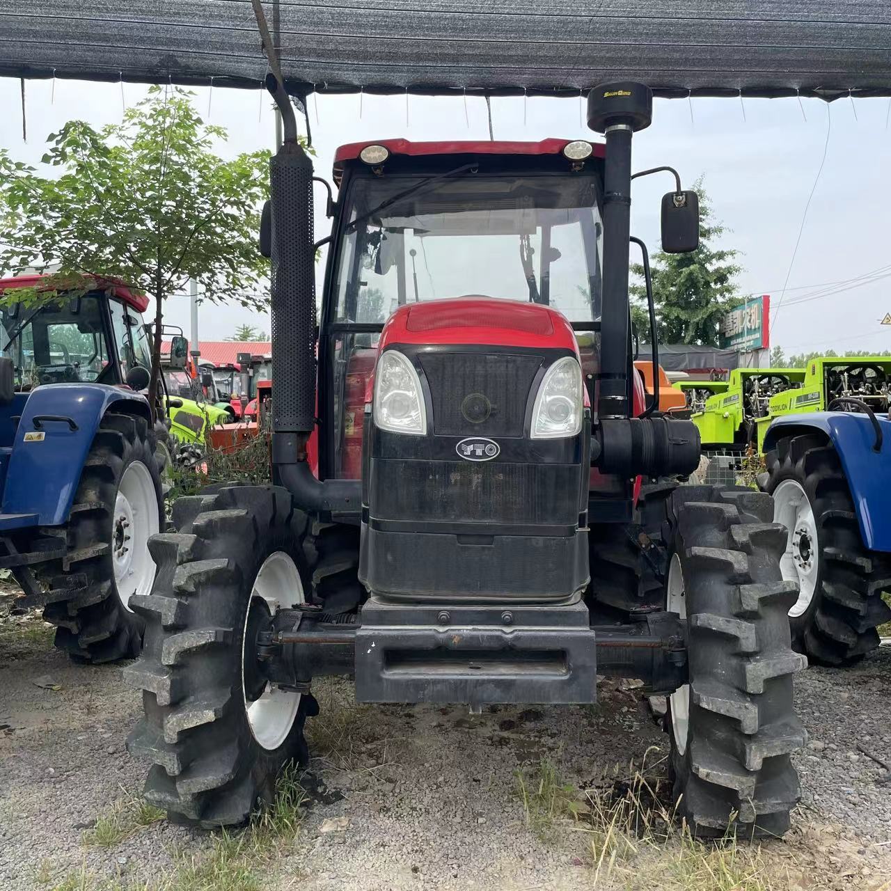 Factory Directly Yto Farm Tractor 120hp 130 Hp Yto 1304 1204 With Dual Front Wheels