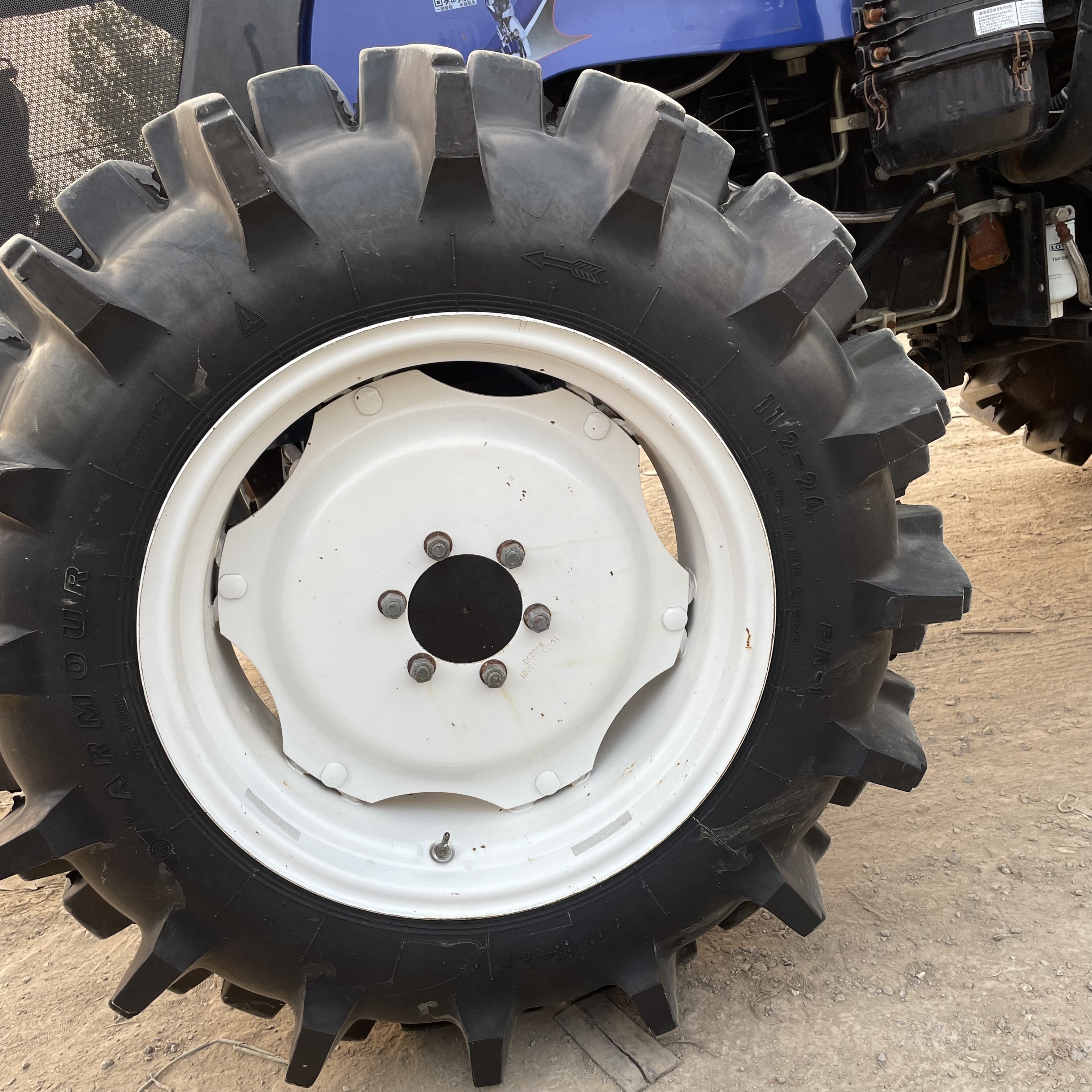 Lovol M1004-a 100hp Big Horsepower And Multifunctional Farm Tractor With Mud Wheel