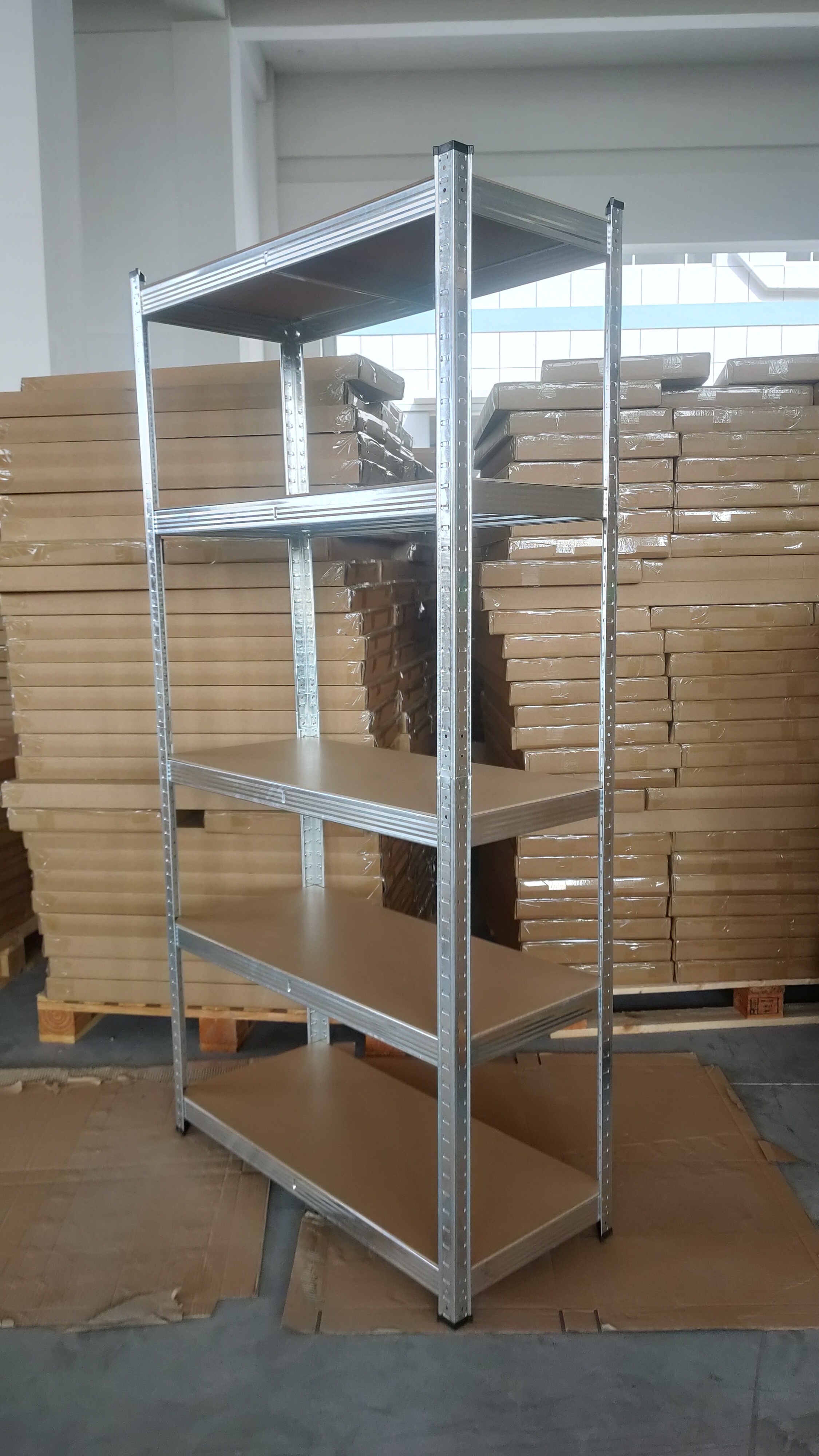 Tianhaida Heavy Duty 5 Layer Galvanized Steel  175kg Load Capacity MDF Board Boltless Stacking Shelving