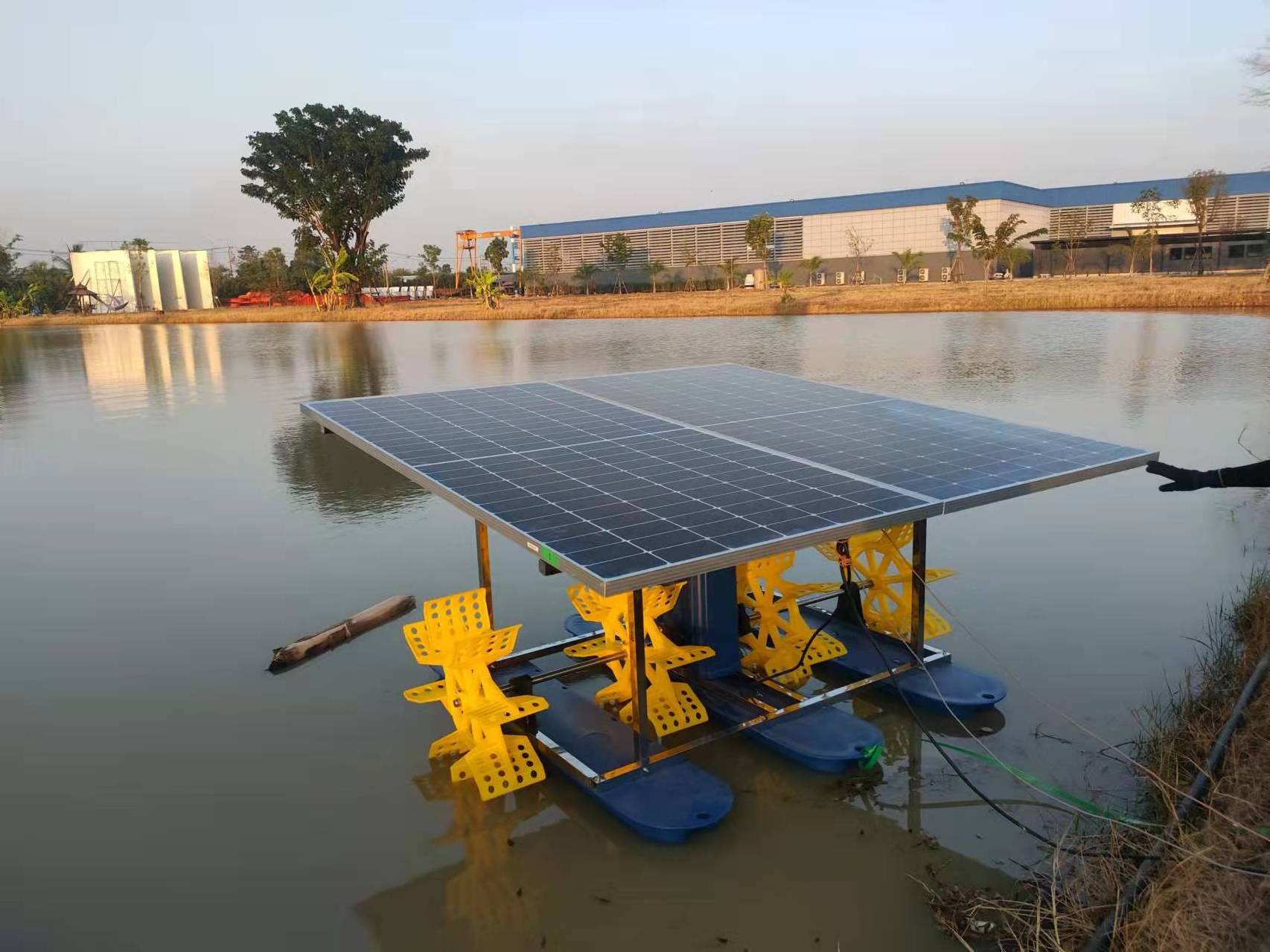 solar paddlewheel aerator dc solar water oxygenator aerator for fish pond solar powered impeller paddle wheel aerator system