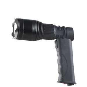 Ju Jingyang USB strong light rechargeable zoom lamp holder outdoor night fishing searchlight LED handheld flashlight