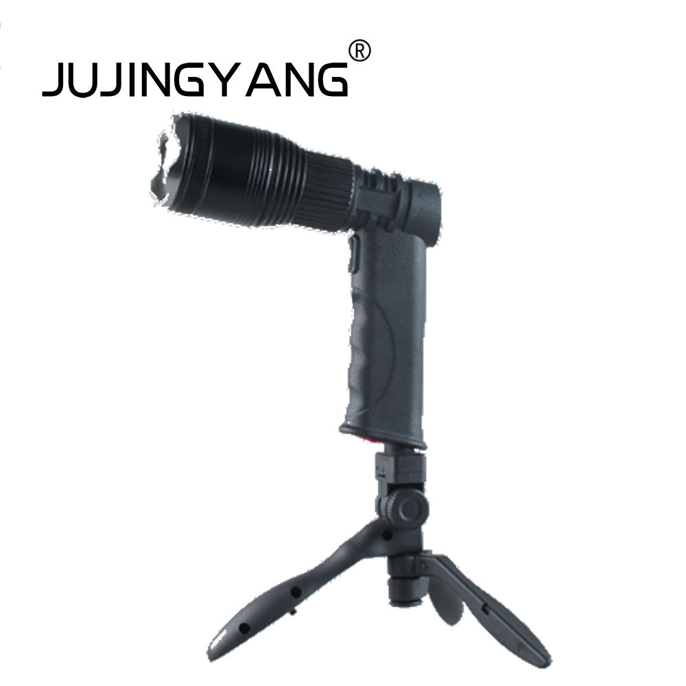 Ju Jingyang USB strong light rechargeable zoom lamp holder outdoor night fishing searchlight LED handheld flashlight