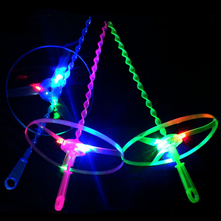 Fashion LED Light Flying Toy Outdoor Night Glowing Toy Promotion Flashing Toy For Kids