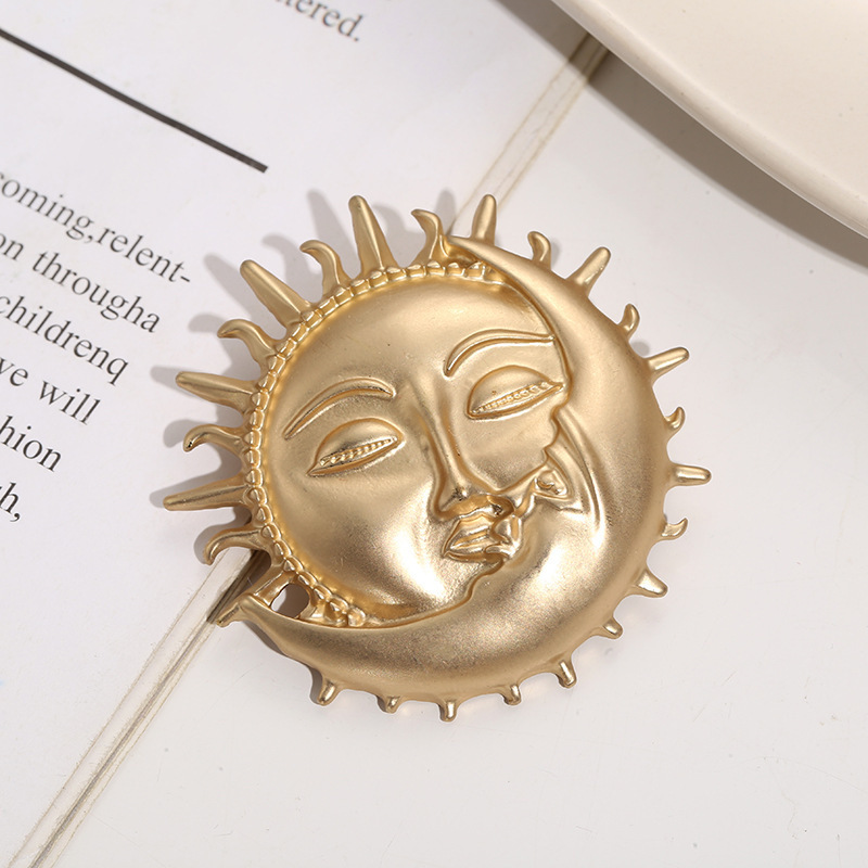 Wholesale Fashion Gold Sun Moon Brooches Women Custom Gold Sun Brooch Pin