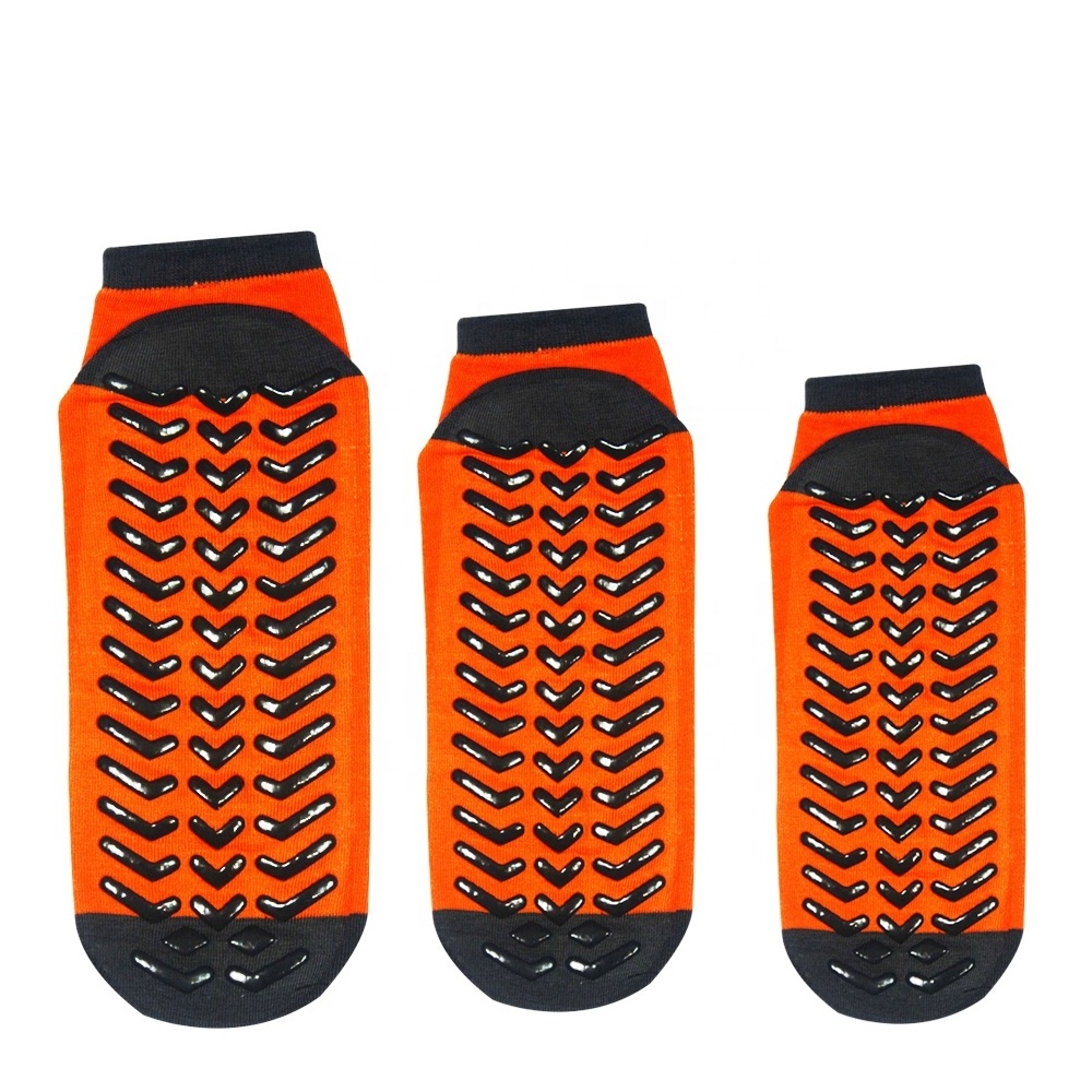 Wholesale sport custom trampoline socks non slip trampoline jump grip sock custom logo