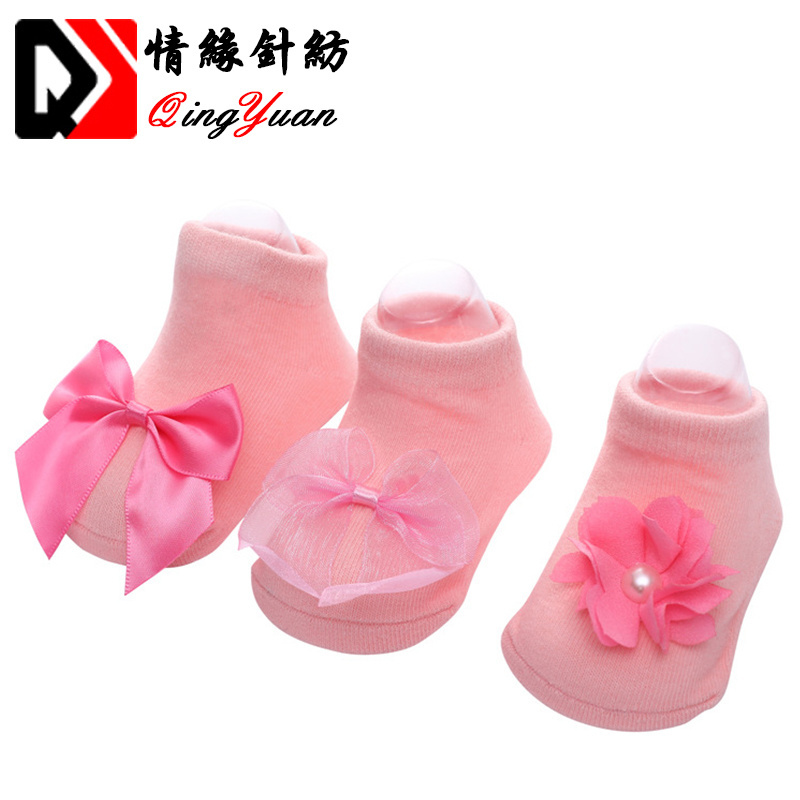 Wholesaler custom Bow-knot candy princess cute lace cotton anti-slip newborn baby floor socks