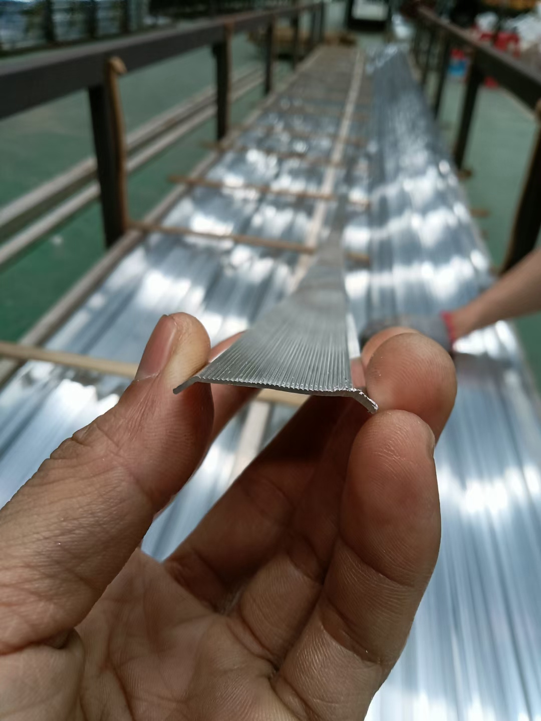 Roof waterproofing expert Waterproof layering  coiled material closing strip Aluminum flashing SBS coiled material layering