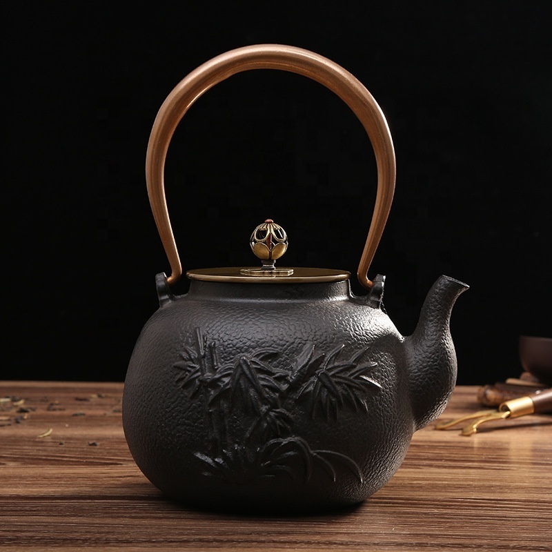 Japanese Tetsubin Tea Kettle Cast Iron Teapot with Stainless Steel Infuser Black 22 oz