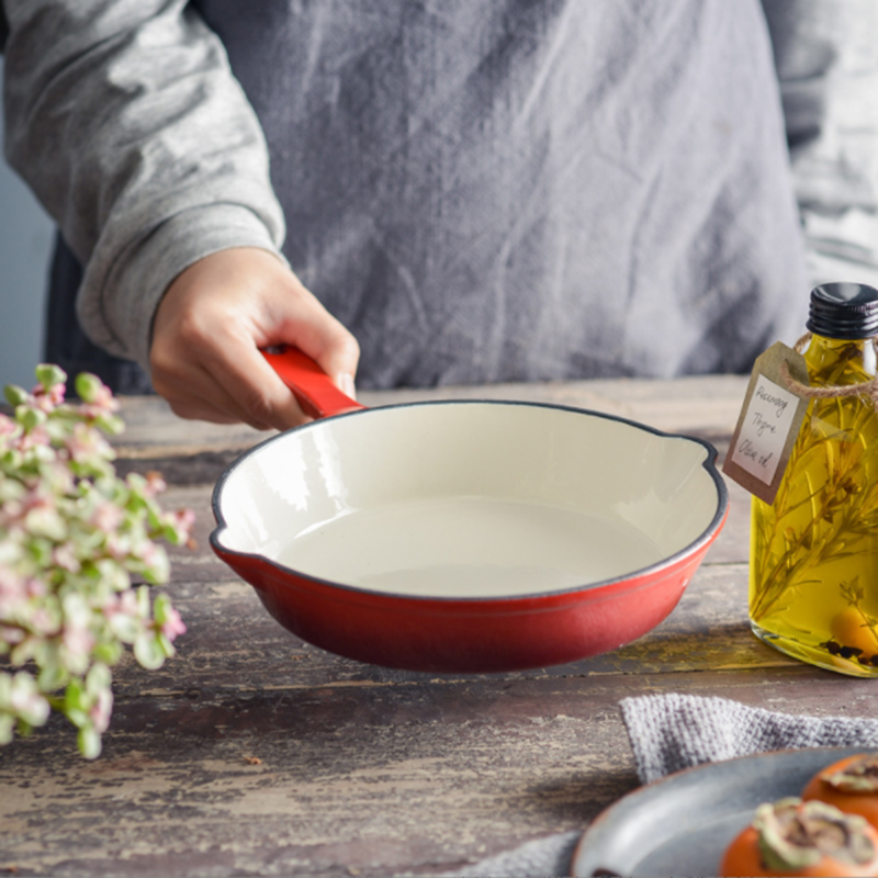 Enameled Cast Iron Skillet Round Frying Pan for Kitchen Multipurpose Cooking Pan with Porcelain Enamel Coating and Pour Spout